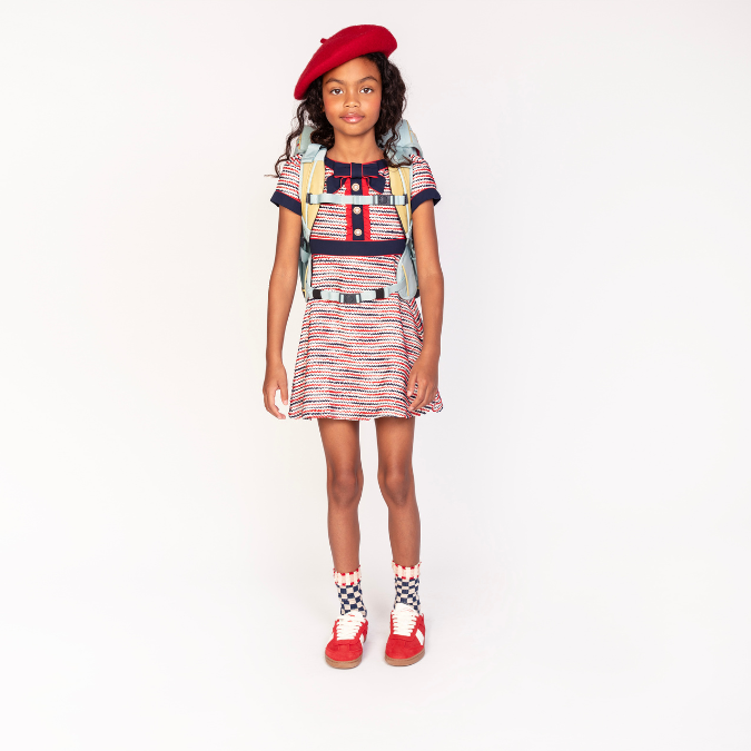 Ergonomic, trendy backpack for children from 6 years. Looking for a bag with beauty and brains? The load-bearing system transfers 50% of the weight to the hips.