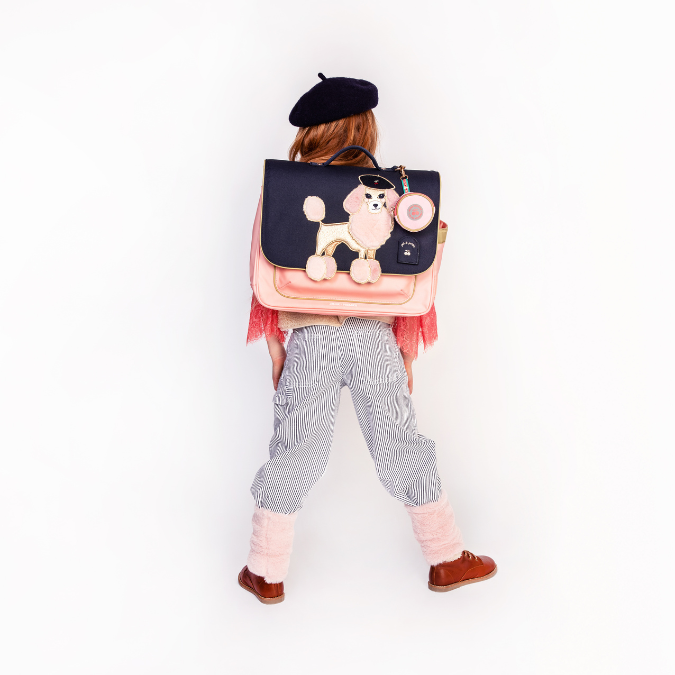 Trendy schoolbag for children from 6 to 8 years old. This Pet-à-Porter Jeune Premier midi “it-bag” is a real back-to-school essential.