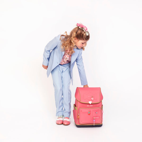 Ergomaxx Candy. Ergonomic, trendy backpack for children from 6 years old. Looking for a bag with beauty and brains? The load-bearing system transfers 50% of the weight to the hips.
