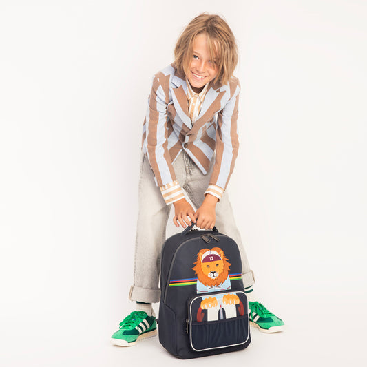 Boy wearing Jeune Premier New Bobbie King of the Cobbles school backpack, age 6 and up