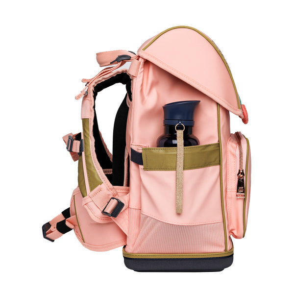 Discover the Ergomaxx, the most ergonomic and durable backpack in the world for girls aged 6 to 10. The Pegasus print is ideal for rainbow and unicorn lovers.