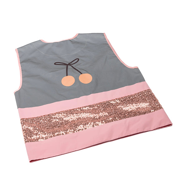 Be safe on the streets with the most fashionable Jeune Premier Bodyglower. The reflective fabric will make you visible in the dark from a distance of 150 metres.