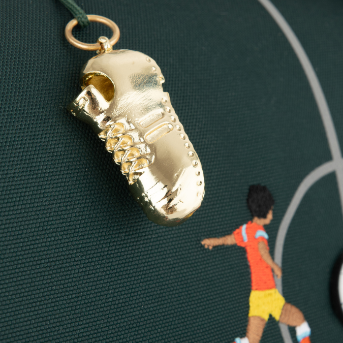 Trendy backpack for boys from 6 years. The New Bobbie FC Jeune Premier is a rework of the classic Bobbie model.