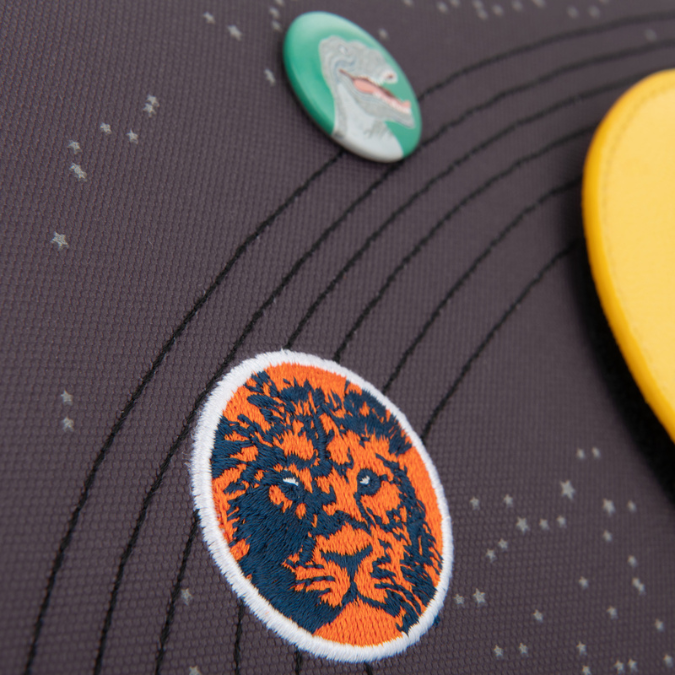 Discover the Jeune Premier Ergomaxx, the most ergonomic backpack in the world for boys aged 6 to 10. The Space Invaders print is ideal for boys fascinated by space.