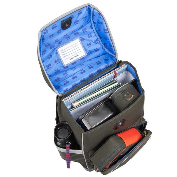 Ergomaxx Camp Life. Ergonomic, trendy backpack for children from 6 years. Looking for a bag with beauty and brains? The load-bearing system transfers 50% of the weight to the hips.