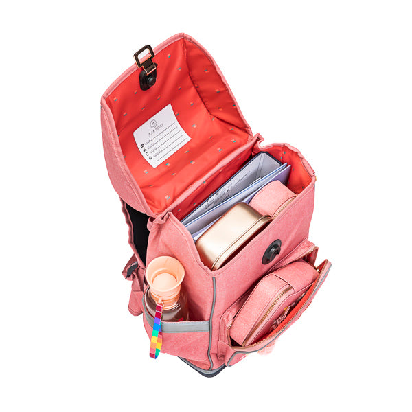 Discover the Ergomaxx, the most ergonomic and durable backpack in the world for girls aged 6 to 10. The Cherry Pompon design is a Jeune Premier bestseller.