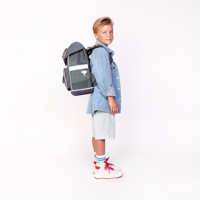 Discover the Ergomaxx, the most ergonomic and durable backpack in the world for boys aged 6 to 10. The khaki Big Five design is a bestseller for boys.