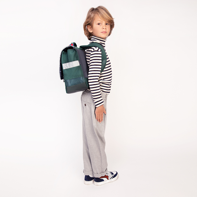 Check out the Jeune Premier bestseller: the It Bag Midi, a true back-to-school essential. This schoolbag with FC Jeune Premier design is for boys aged 6 to 8 years.