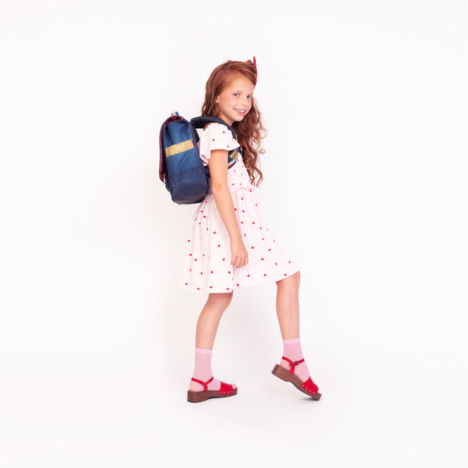 Check out the Jeune Premier bestseller: the It Bag Midi schoolbag is a true back-to-school essential. This light blue Unicorn Universe design is perfect for unicorn & rainbow lovers who want to stand out.
