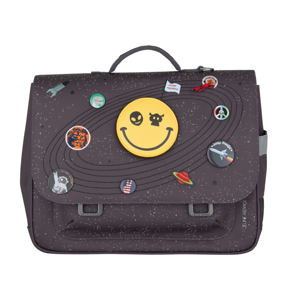 Check out the Jeune Premier bestseller: the It Bag Midi schoolbag, a true back-to-school essential. This high quality schoolbag is ideal for boys and girls aged 6 to 8 years. The Space invaders print is ideal for cool kids fascinated by the universe & space travel.